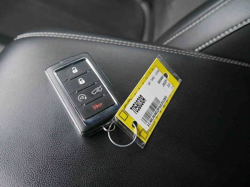 Used 2023 Jeep Grand Cherokee L Laredo image 29