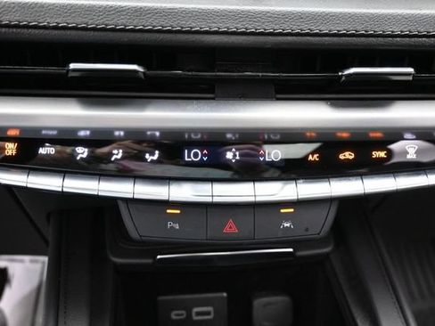 Used 2024 Cadillac XT4 Premium Luxury AWD/4WD image 23
