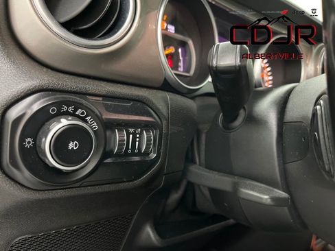 Used 2020 Jeep Wrangler Unlimited Sahara AWD/4WD image 40