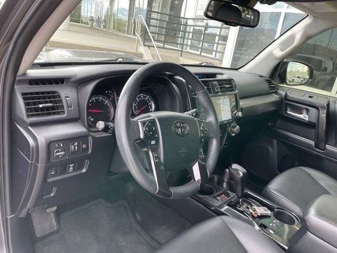 Used 2021 Toyota 4Runner TRD Off-Road Premium w/ Moonroof Package AWD/4WD image 7