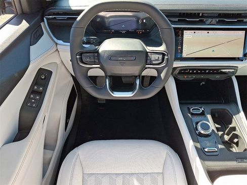 New 2026 Jeep Cherokee Overland image 7