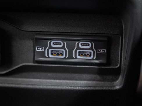 New 2025 Jeep Grand Cherokee Laredo X w/ Luxury Tech Group I image 32