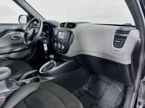 Used 2019 Kia Soul FWD image 26