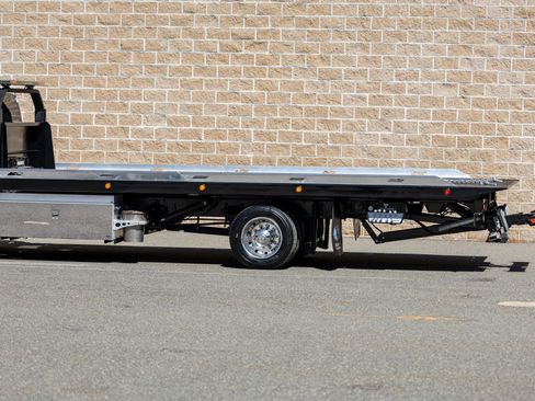 Used 2018 Ford F650 2WD Regular Cab Super Duty image 11