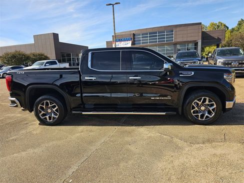 Used 2023 GMC Sierra 1500 SLT w/ SLT Premium Package image 3