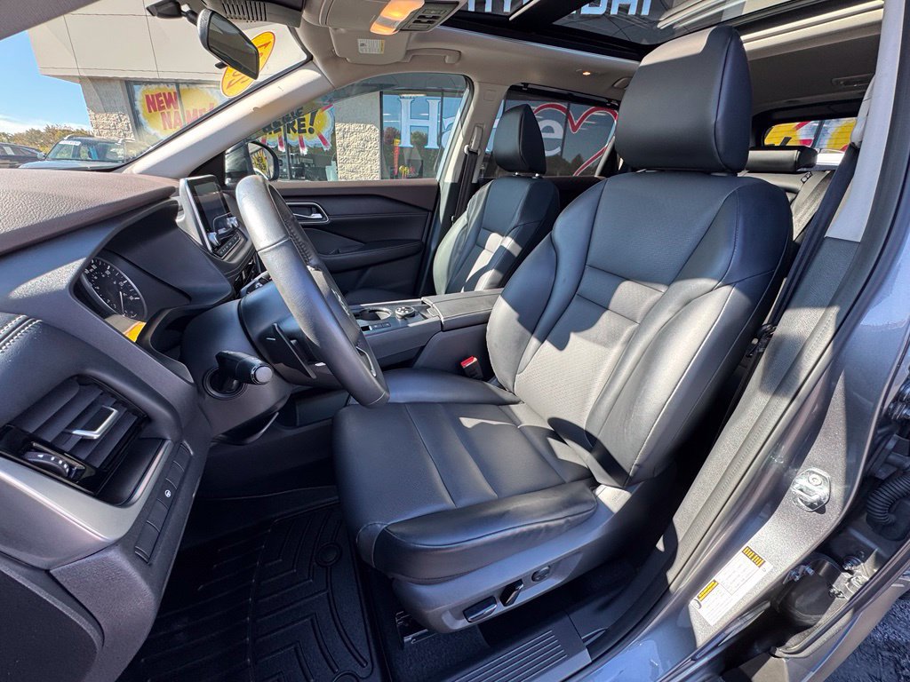 Used 2021 Nissan Rogue SV w/ Premium Package AWD/4WD image 32