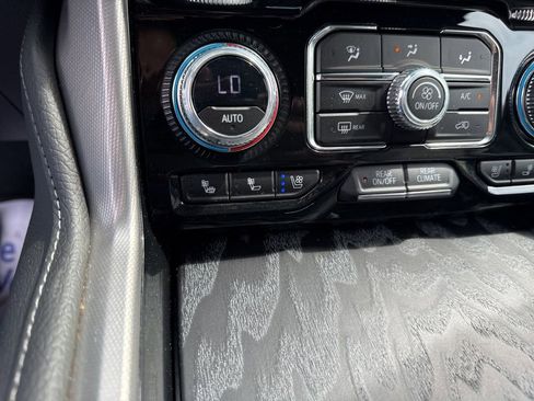 Used 2023 GMC Yukon Denali AWD/4WD image 37