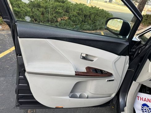 Used 2010 Toyota Venza image 15