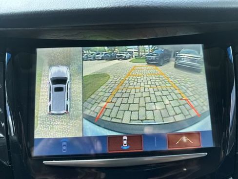 Used 2018 Cadillac Escalade Premium Luxury RWD image 24