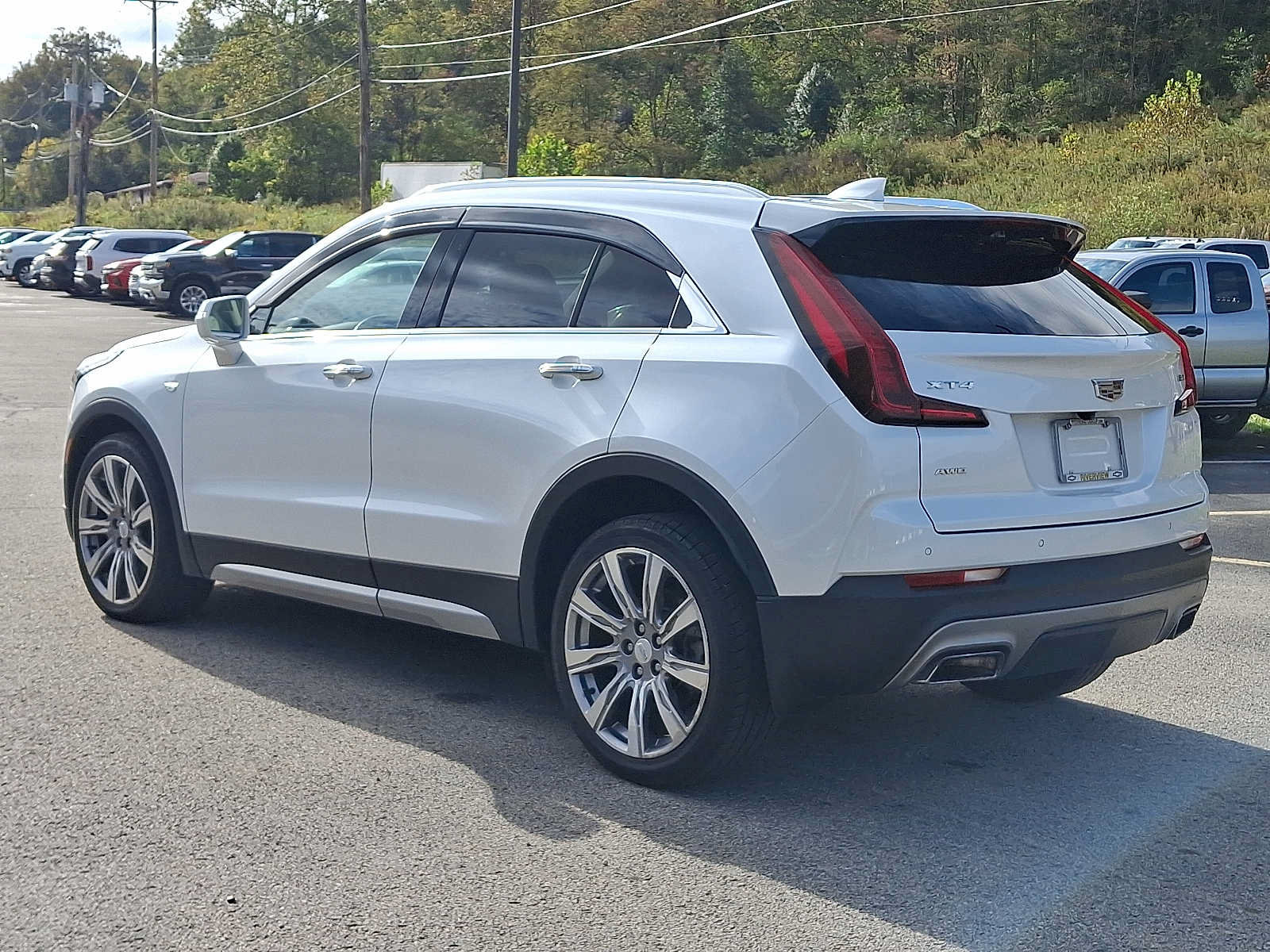 Used 2019 Cadillac XT4 Premium Luxury w/ Enhanced Visibility Package AWD/4WD image 4