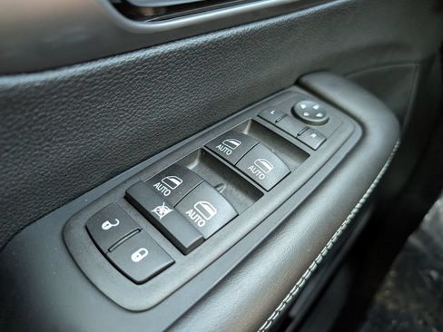 New 2026 Chrysler Pacifica Select FWD image 39