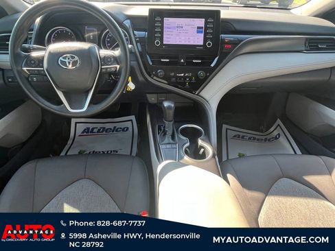 Used 2022 Toyota Camry LE image 11