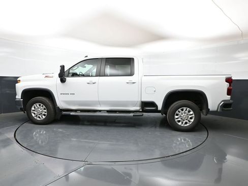 Used 2025 Chevrolet Silverado 2500 LT AWD/4WD image 8