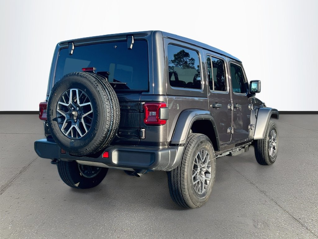 Used 2026 Jeep Wrangler Unlimited Sahara AWD/4WD image 7