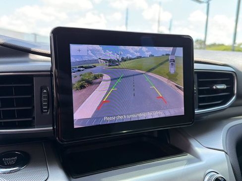 Used 2022 Ford Explorer XLT w/ Equipment Group 202A RWD image 26