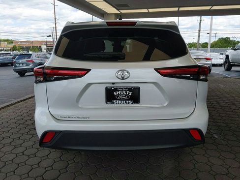 Used 2022 Toyota Highlander L FWD image 7