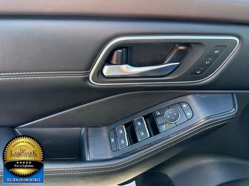 Used 2023 Nissan Rogue Platinum w/ Platinum Premium Package image 8