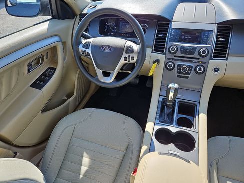 Used 2018 Ford Taurus SE FWD image 10