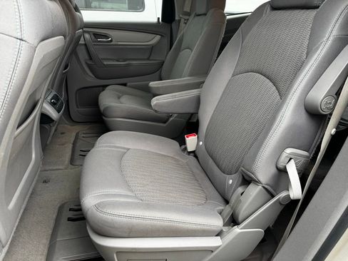 Used 2016 Chevrolet Traverse LT image 6