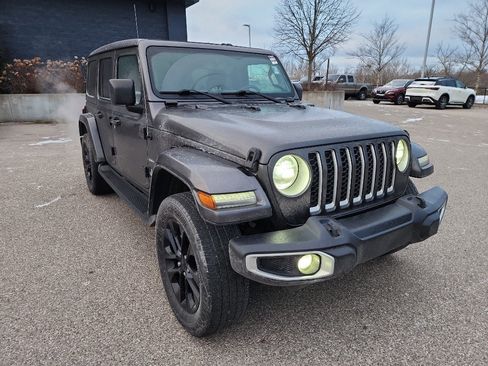 Used 2021 Jeep Wrangler Unlimited Sahara w/ Cold Weather Group image 9
