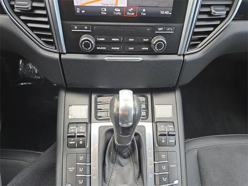 Used 2017 Porsche Macan Base image 27