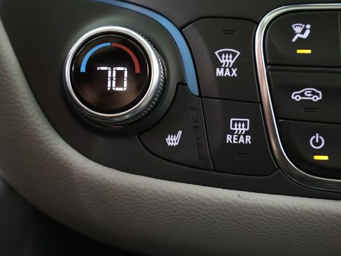 Used 2023 Chevrolet Equinox LT image 48