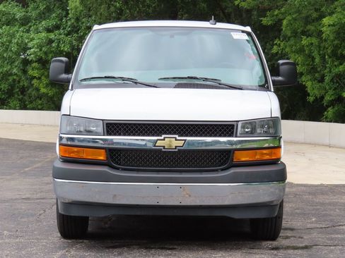 Used 2024 Chevrolet Express 2500 w/ Driver Convenience Package RWD image 4