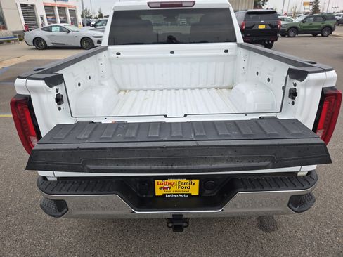 Used 2025 GMC Sierra 1500 SLT AWD/4WD image 23