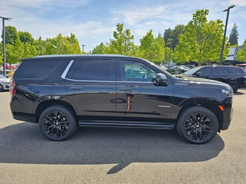 Used 2021 Chevrolet Tahoe High Country w/ Premium Package AWD/4WD image 4
