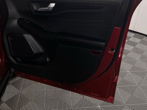 Used 2025 Ford Escape ST-Line image 32