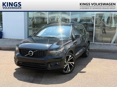 Used 2022 Volvo XC40 T5 R-Design w/ Climate Package