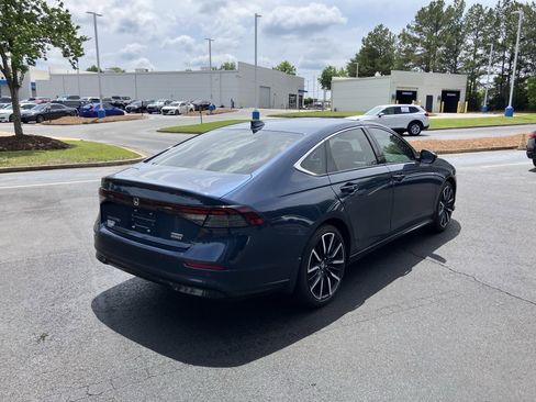 Used 2025 Honda Accord Touring image 12