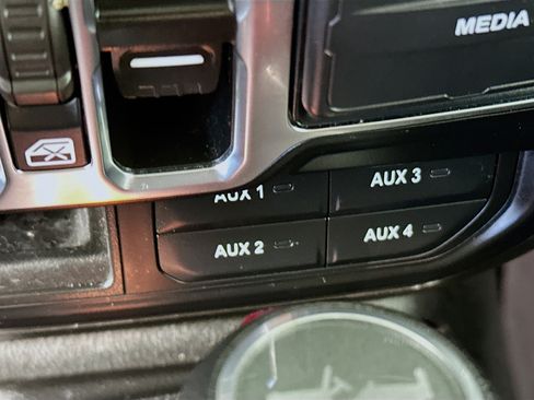 Used 2023 Jeep Wrangler Unlimited AWD/4WD image 25
