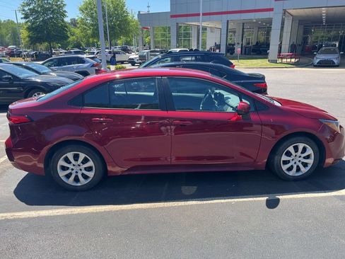 Used 2024 Toyota Corolla LE image 7