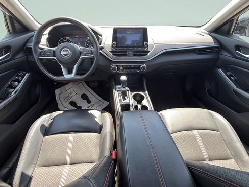 Used 2025 Nissan Altima 2.5 SR FWD image 17
