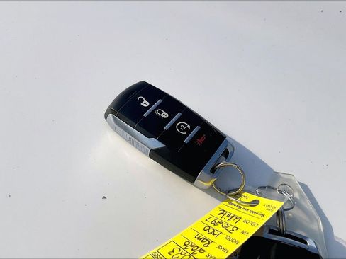 Used 2020 RAM 1500 Laramie image 9