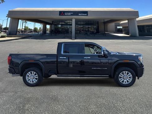 Used 2022 GMC Sierra 2500 Denali w/ Denali Black Diamond Edition image 7