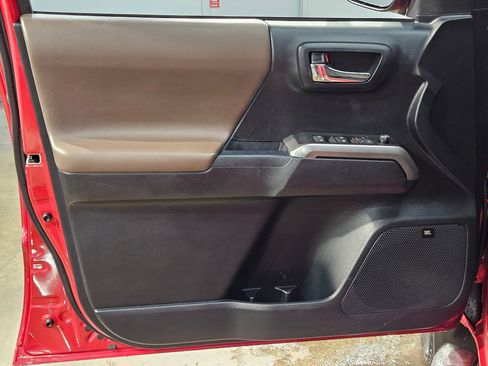 Used 2017 Toyota Tacoma Limited image 20