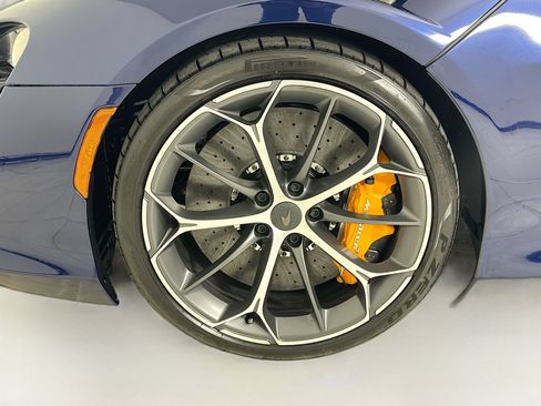 Used 2025 McLaren Artura Spider RWD image 9