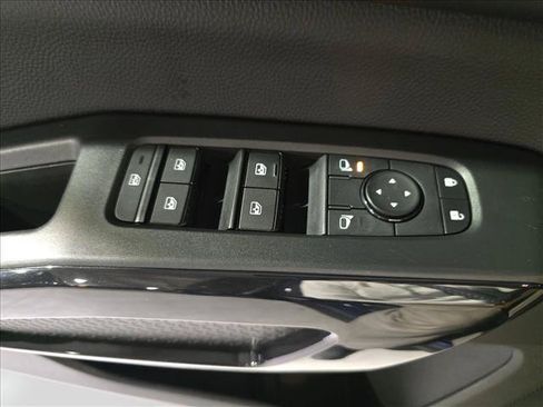 Used 2025 Nissan Pathfinder SV AWD/4WD image 29