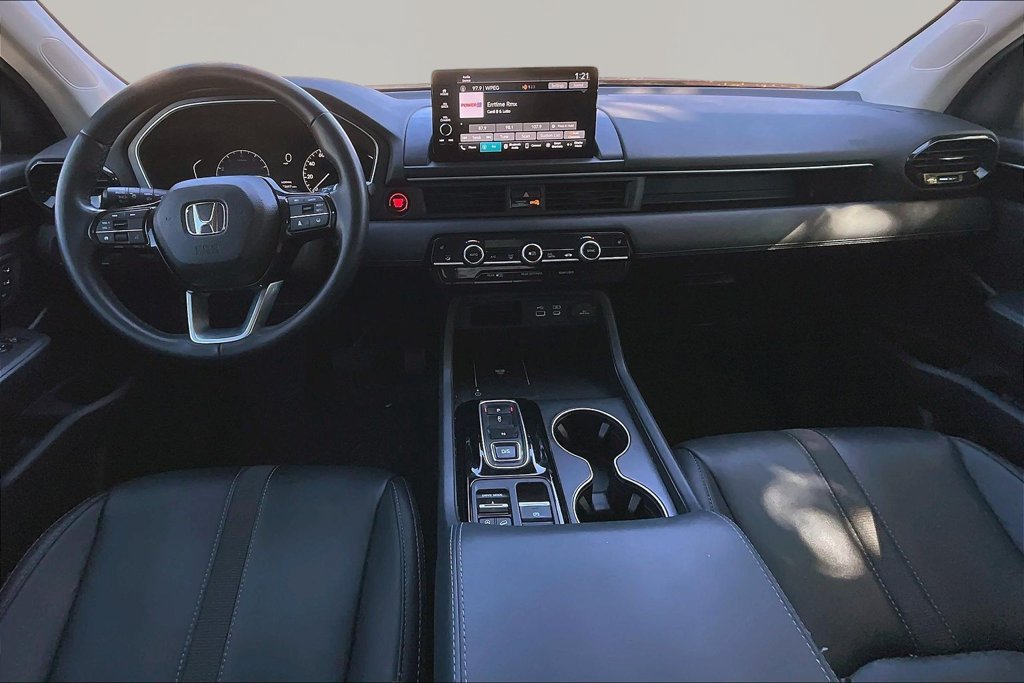 Used 2025 Honda Pilot EX-L image 8