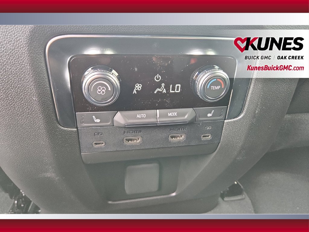 New 2026 GMC Yukon Denali w/ Denali Reserve Package AWD/4WD image 37