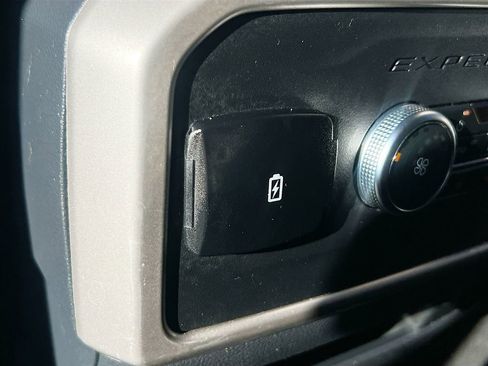 Used 2024 Ford Expedition Max Limited AWD/4WD image 32
