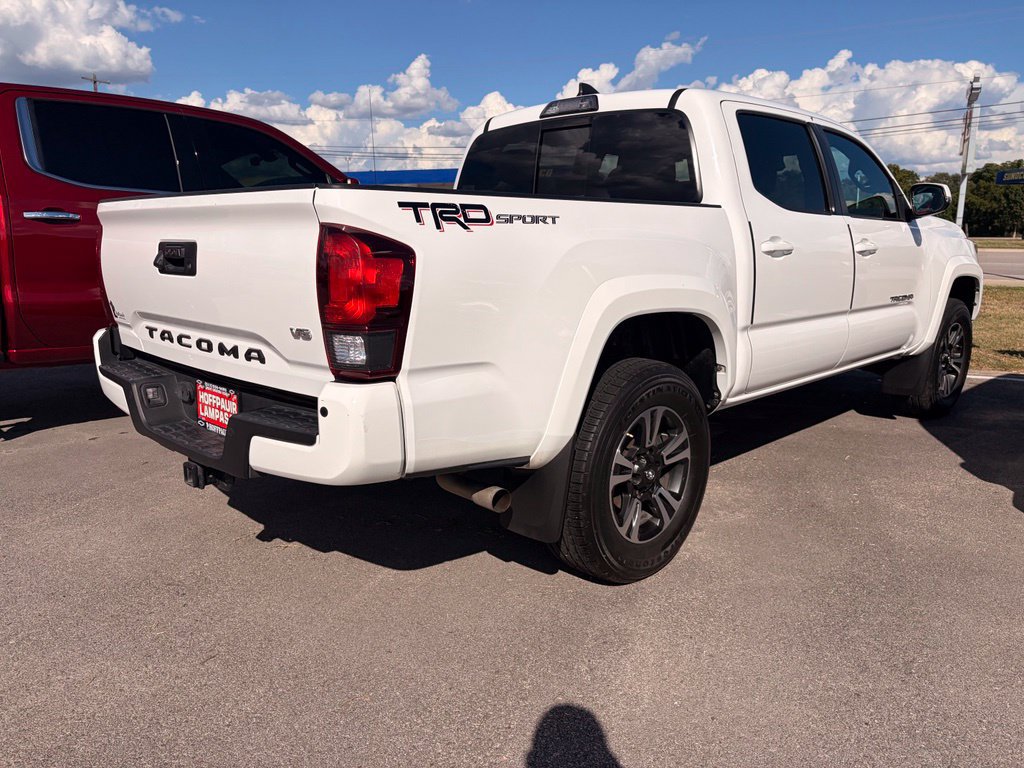 Used 2018 Toyota Tacoma TRD Sport w/ Technology Package RWD image 2