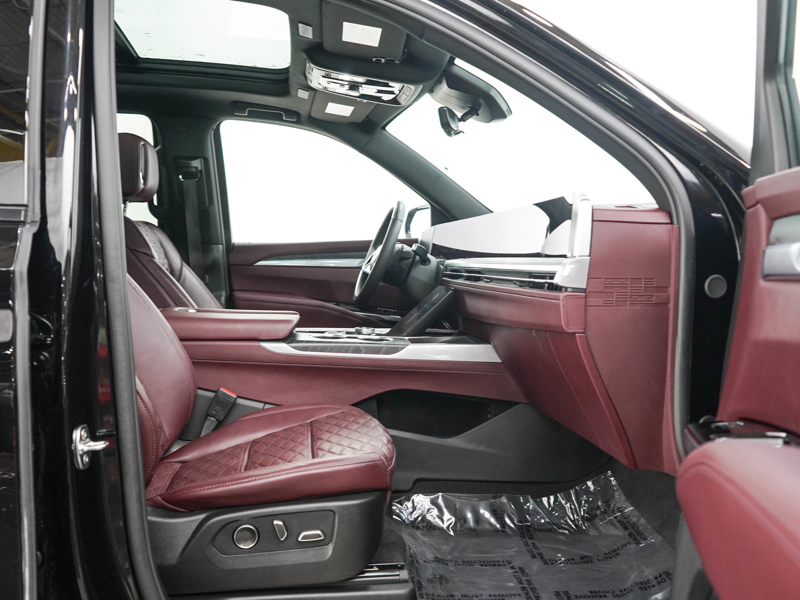 Used 2025 Cadillac Escalade Sport w/ Touring Package AWD/4WD image 11