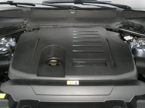 Used 2020 Land Rover Range Rover Sport HSE image 13