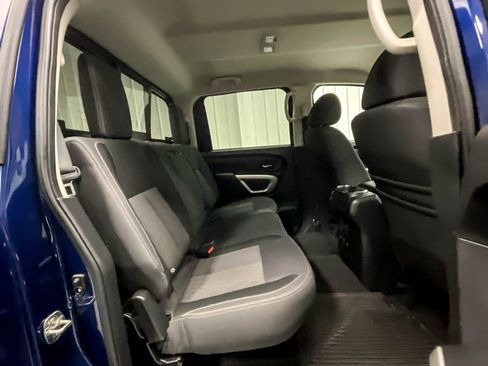 Used 2021 Nissan Titan SV w/ SV Convenience Package AWD/4WD image 18