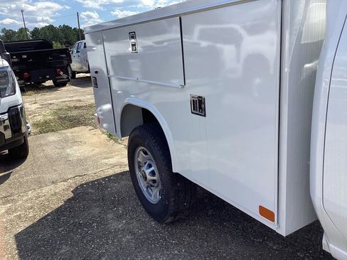 New 2025 GMC Sierra 3500 Pro w/ Convenience Package AWD/4WD image 11