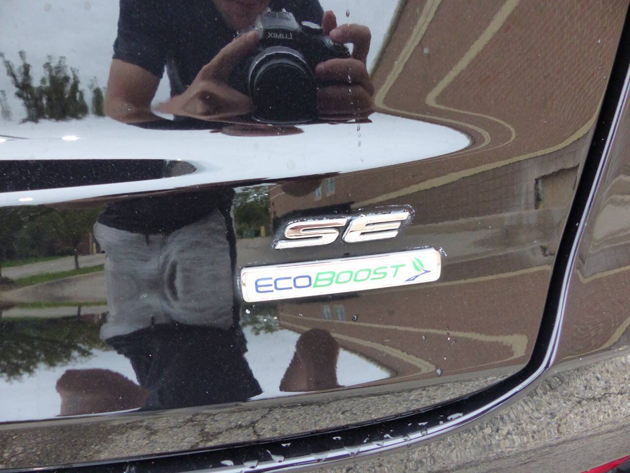 Used 2020 Ford Fusion SE FWD image 8