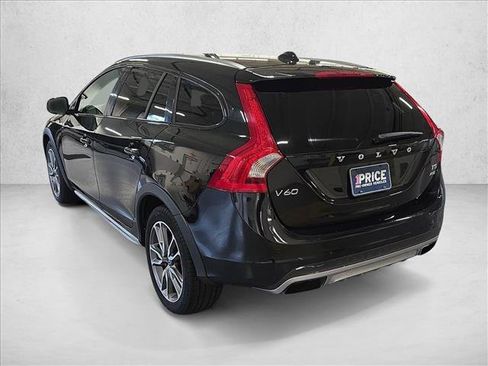 Used 2016 Volvo V60 T5 Cross Country AWD/4WD image 7